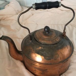 ANTIQUE COPPER KETTLE ONE GALLON PLUS